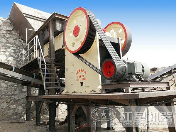 1600tph顎式石頭破碎機現場(chǎng)二