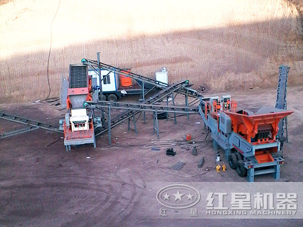可移動(dòng)破碎站多臺聯(lián)機作業(yè)