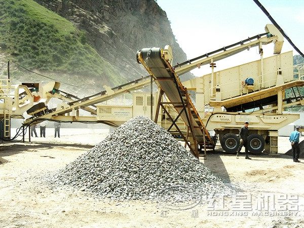 河南南陽(yáng)時(shí)產(chǎn)500噸鵝卵石破碎加工現場(chǎng)