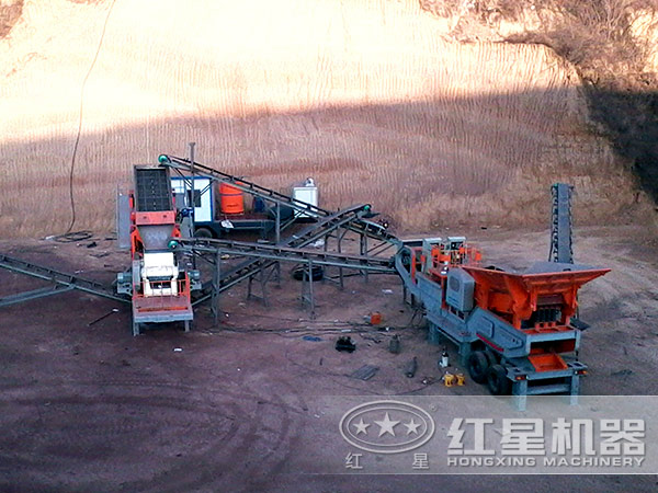 新一代車(chē)載建筑垃圾流動(dòng)碎石機靈活工作現場(chǎng)