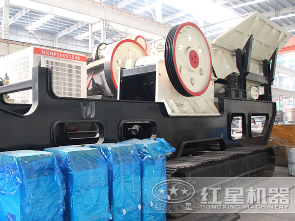 可流動(dòng)車(chē)載碎石機：履帶式