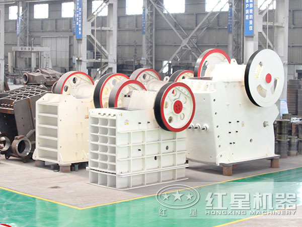 長(cháng)石砂巖顎式破碎機型號多樣