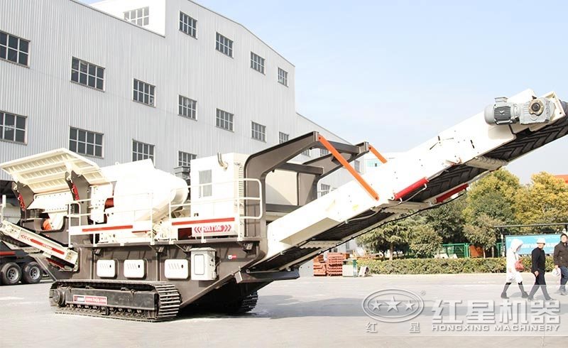 小型履帶石頭破碎機匠工于心，環(huán)保達標，不怕污染