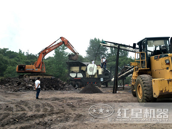 轉場(chǎng)靈活，移動(dòng)自由的矸石移動(dòng)破碎機