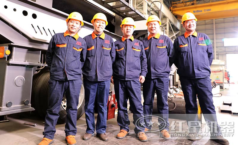 規?；a(chǎn)車(chē)間，專(zhuān)業(yè)化技術(shù)人才