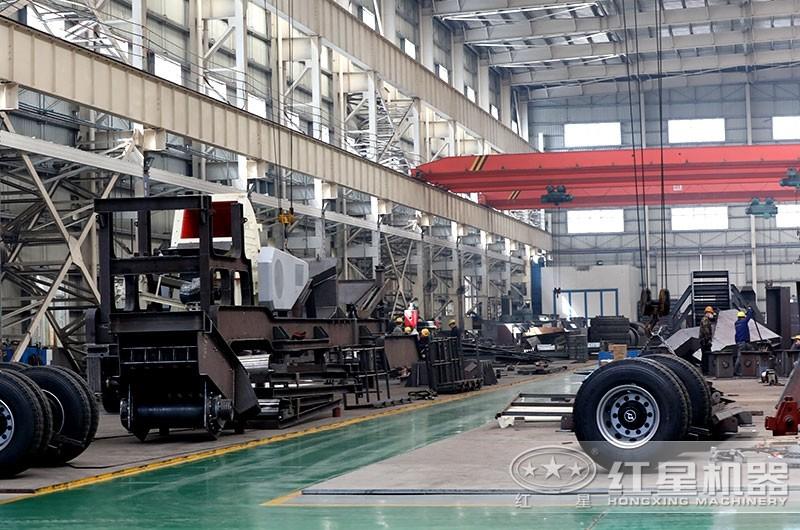 可流動(dòng)的全自動(dòng)錘式粉碎機車(chē)間生產(chǎn)，工匠精神，性能優(yōu)良