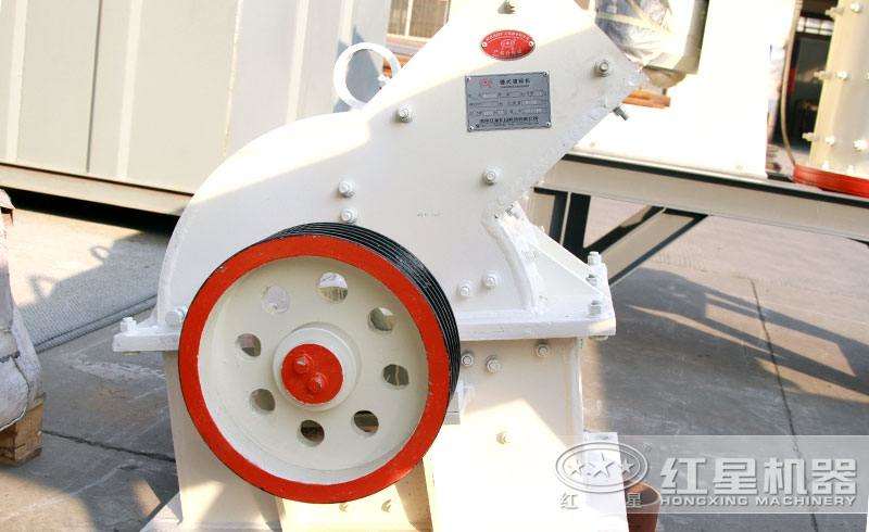 多種型號錘式破碎機，不同產(chǎn)量，可滿(mǎn)足用戶(hù)不同需求