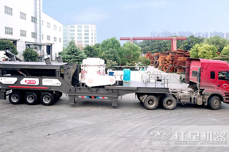 移動(dòng)小型石料粉碎機直接開(kāi)往客戶(hù)現場(chǎng)