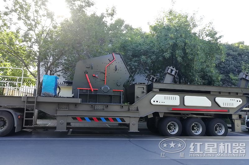 輪胎反擊式流動(dòng)碎石機圖片