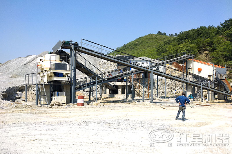 平頂山小型機制砂設備生產(chǎn)線(xiàn)現場(chǎng)