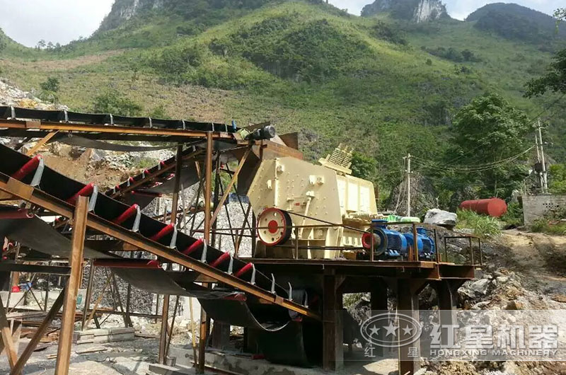 湖北客戶(hù)現場(chǎng)安裝圖（反擊式破碎機）
