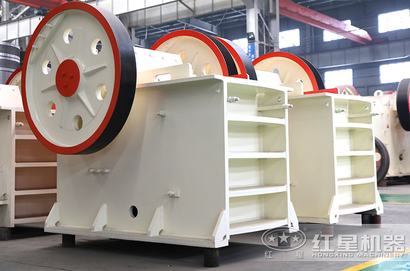 250x1200顎式破碎機實(shí)拍圖片