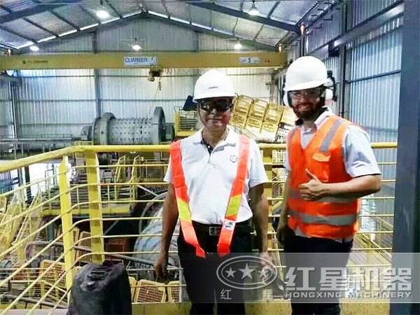大型球磨機現場(chǎng)