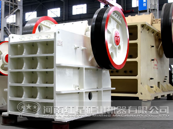 每小時(shí)產(chǎn)500T的顎式破碎機