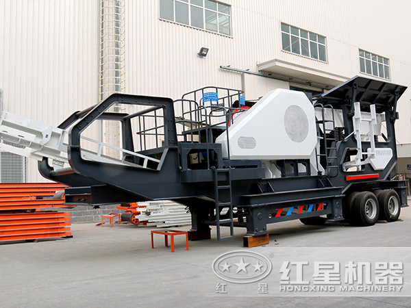 車(chē)頭牽著(zhù)就跑的流動(dòng)石子機