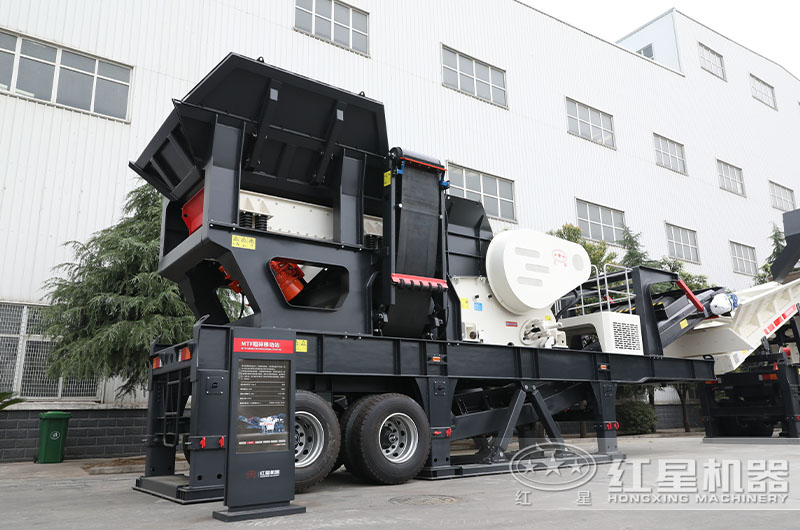 大型顎式移動(dòng)石子破碎機